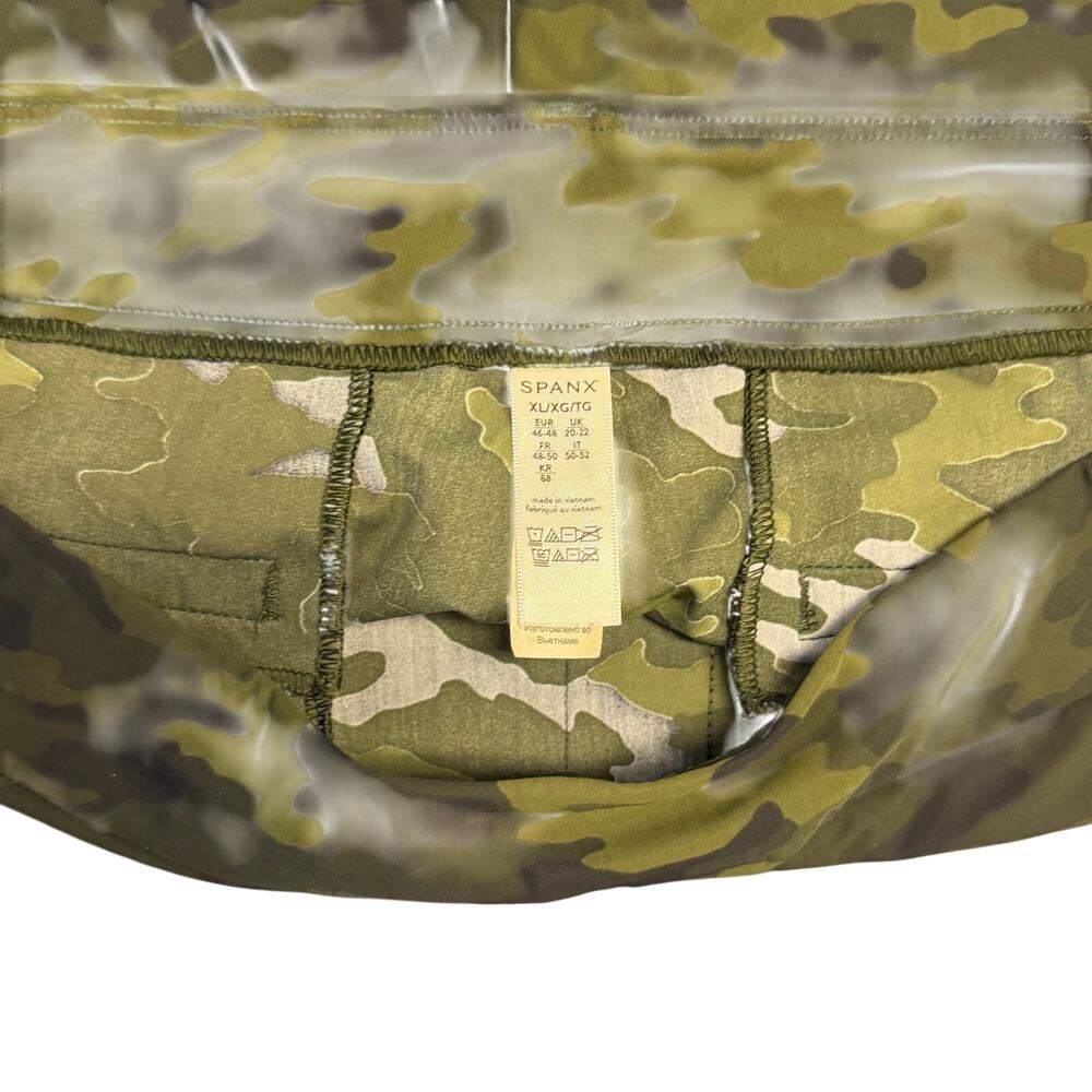 Spanx Camo Shorts EUC - Picture 4 of 4